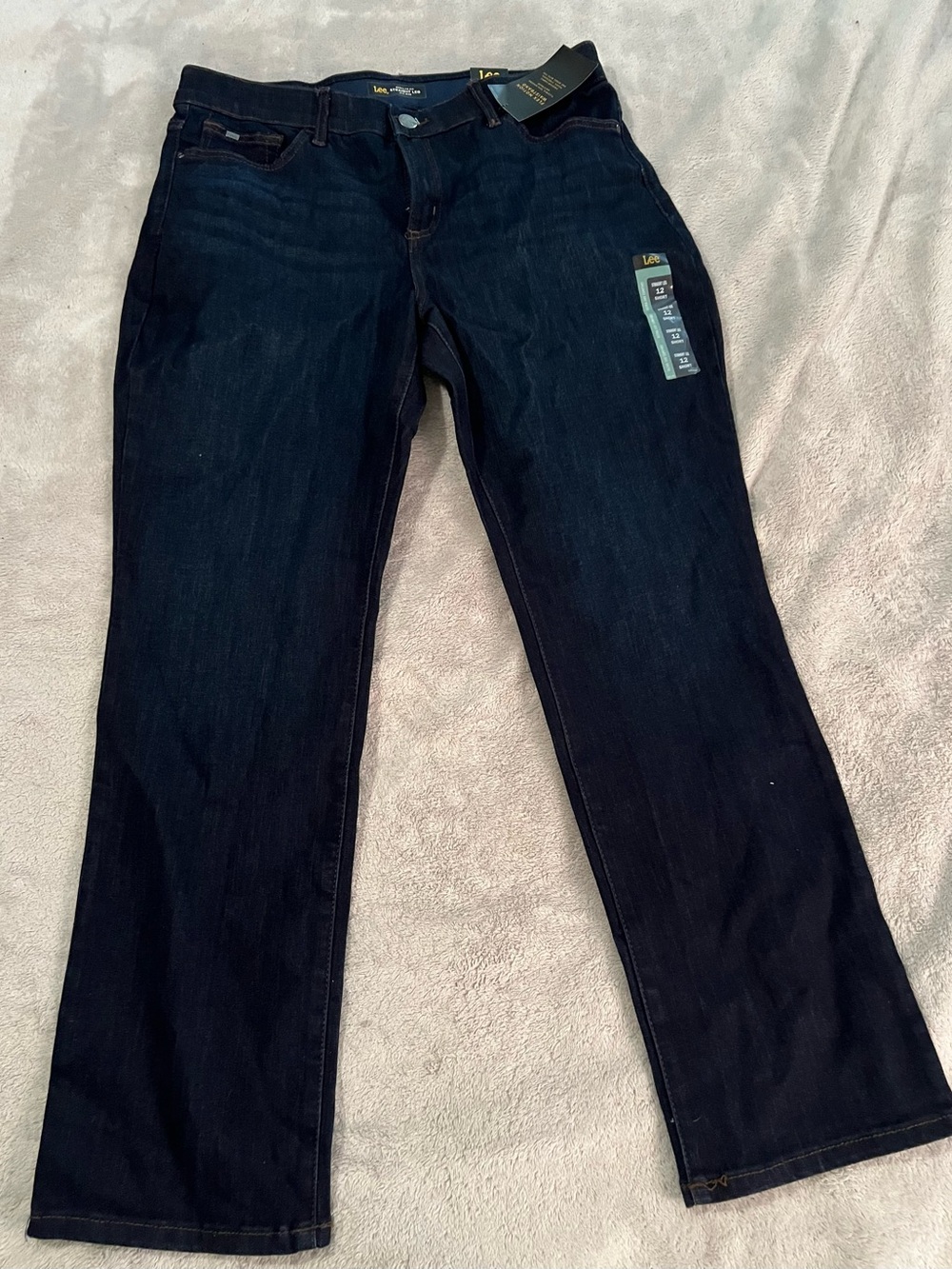 Lee Flex Motion Women’s Reg Fit Straight Leg Mid Rise Dark Wash Jeans 12 Short